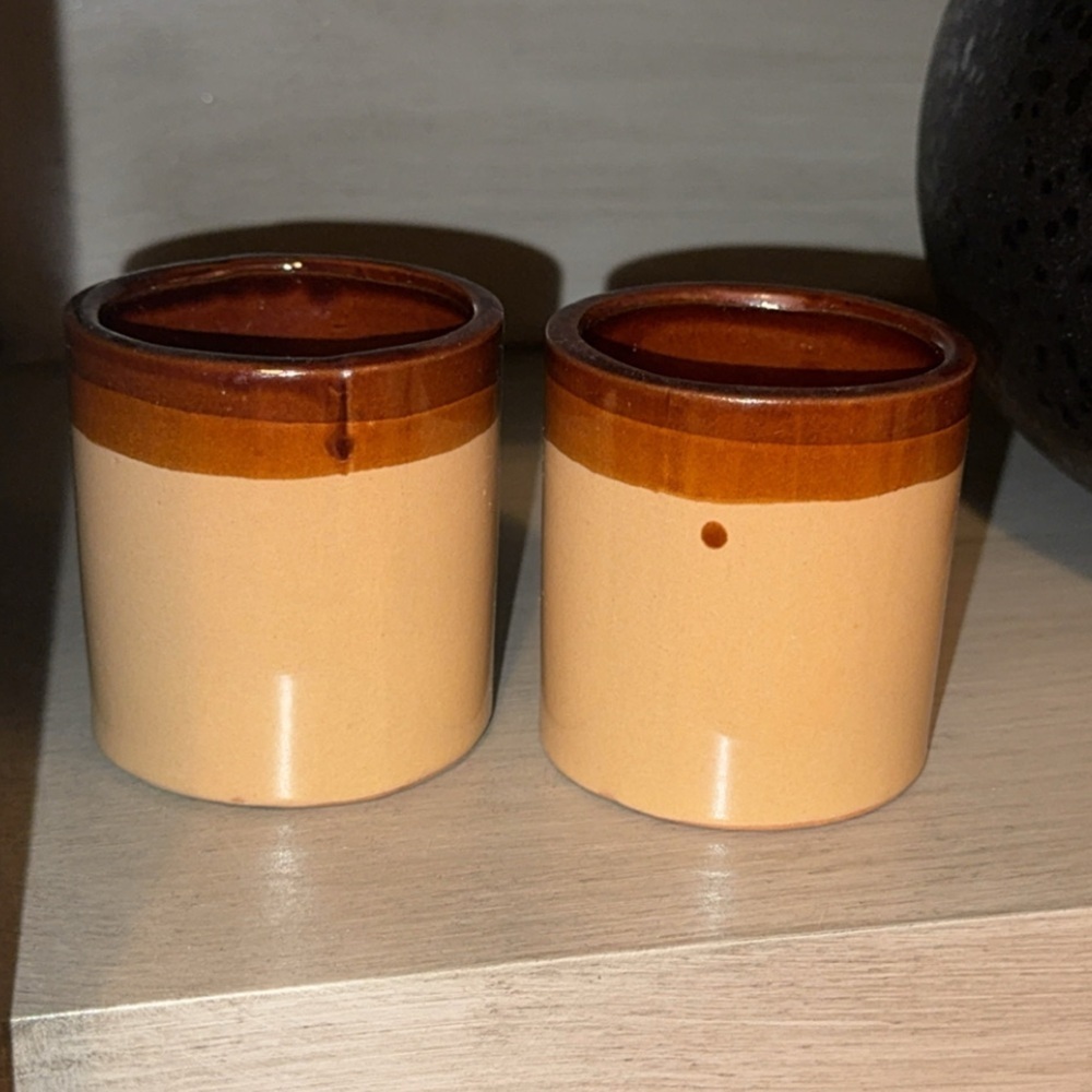 Vintage 1970s set of 2 brown, tan hombre condiment cups Taiwan RETRO
